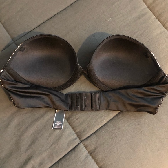 Worn once Victoria’s Secret bra - Picture 2 of 3